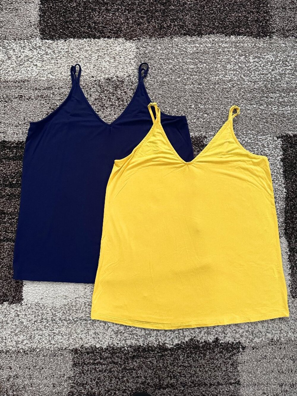 LOLONG (XL) x2 Yellow & Navy Blue V-Neck Spaghetti Strap Loose Swing Tank Top